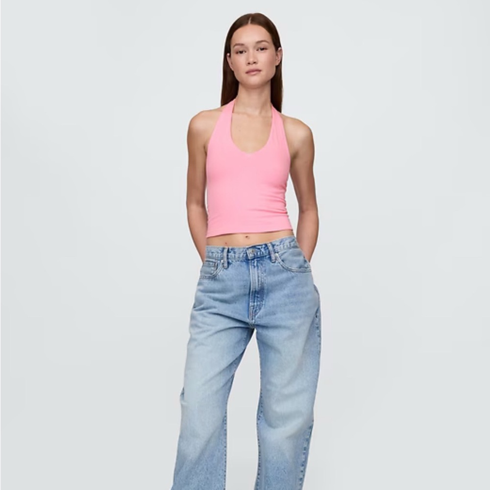 2/15$ 🌺 GAP Pink Cropped Top
